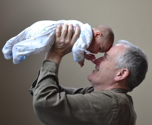 GrandpaBaby-081616-Pixabay grandfather-1434575_960_720