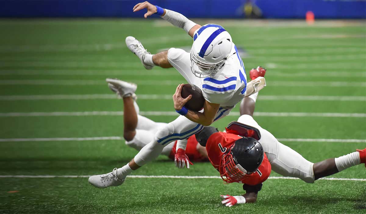 high-school-football-players-on-the-field