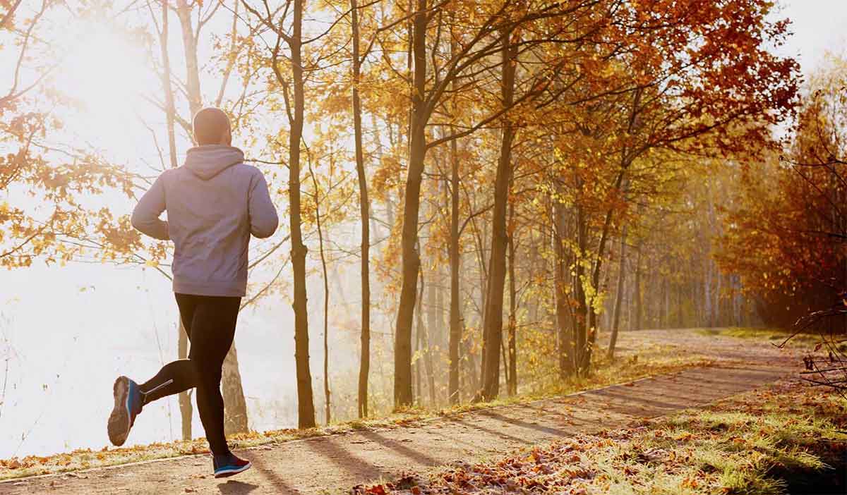 ex-smoker runs with ease after his circulation and lung capacity has improved after stopping smoking